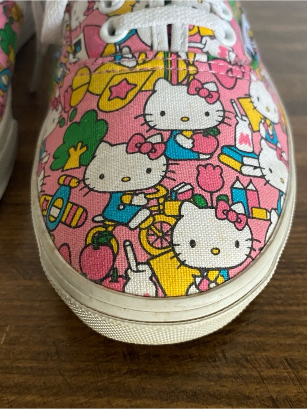 VANS - Hello Kitty - Pink Printed Lace-Up Sneakers - Picture 7 of 12